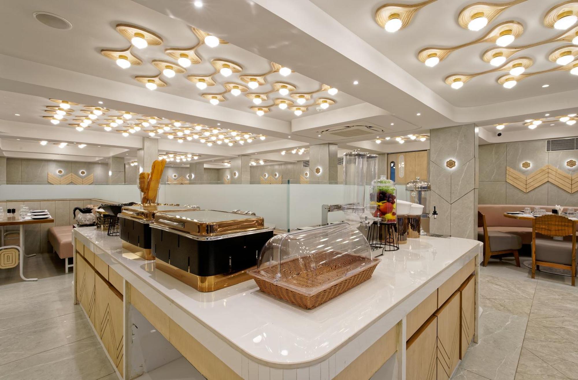 Exora Inn Ahmedabad Buitenkant foto