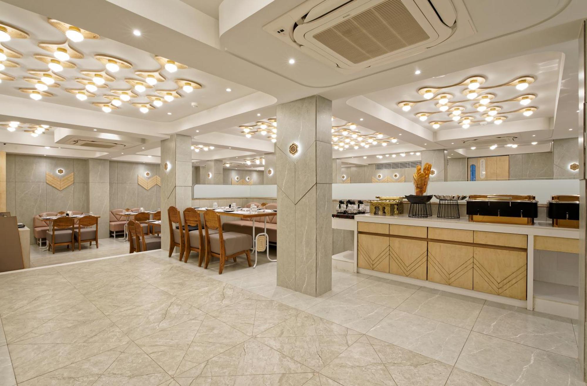 Exora Inn Ahmedabad Buitenkant foto