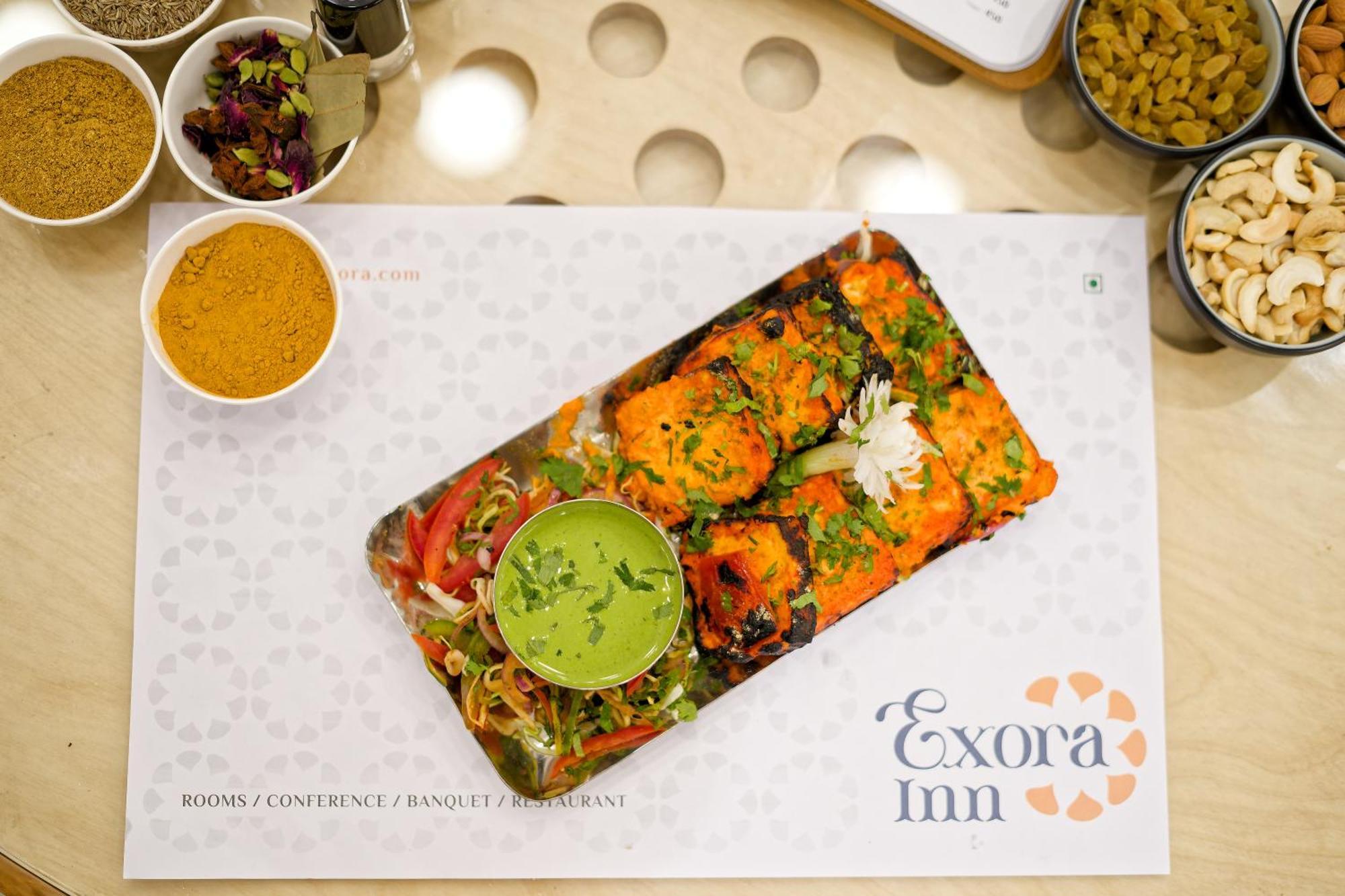 Exora Inn Ahmedabad Buitenkant foto