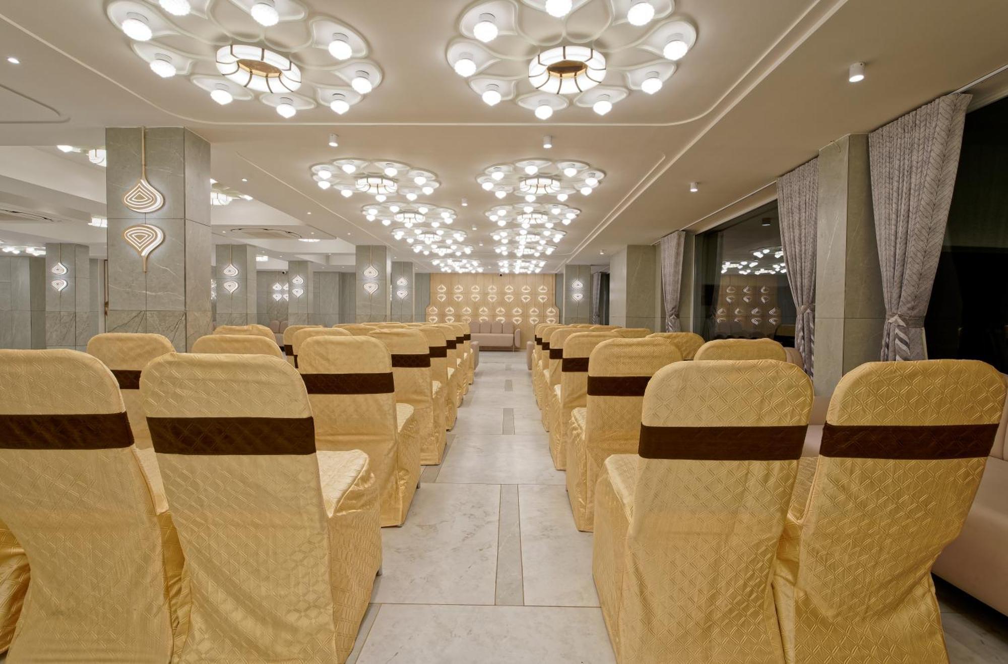 Exora Inn Ahmedabad Buitenkant foto