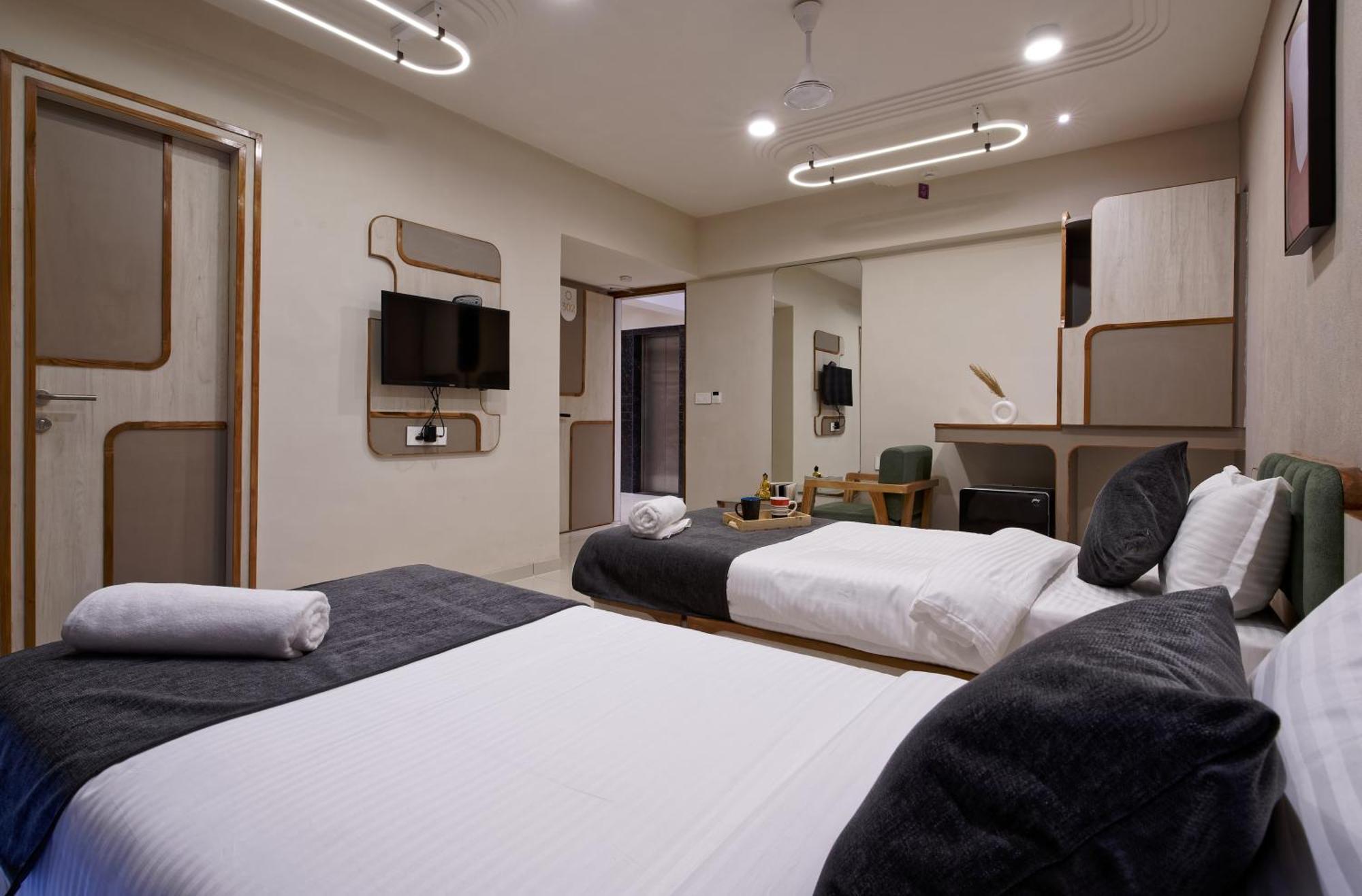 Exora Inn Ahmedabad Buitenkant foto
