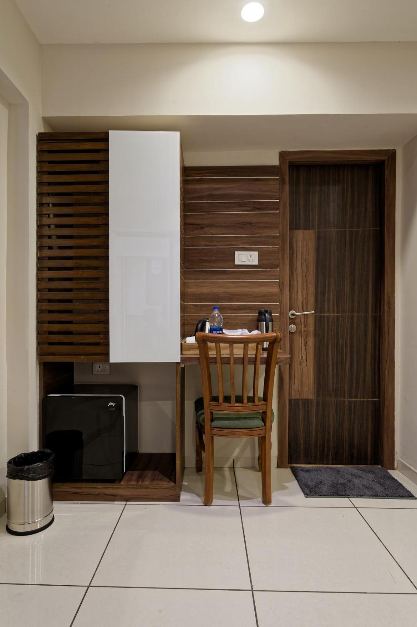 Exora Inn Ahmedabad Buitenkant foto