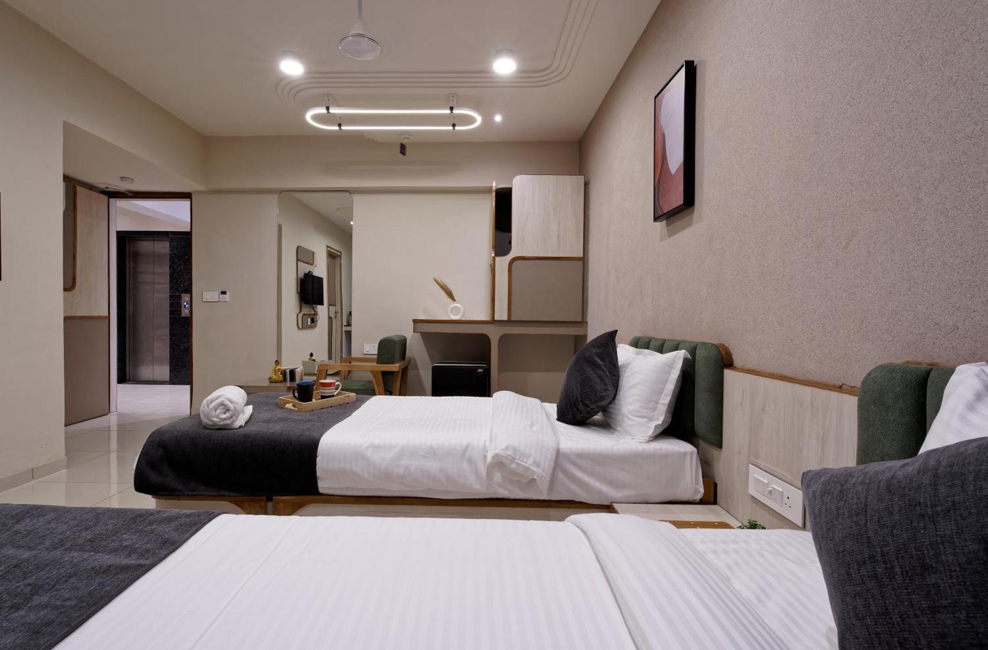 Exora Inn Ahmedabad Buitenkant foto