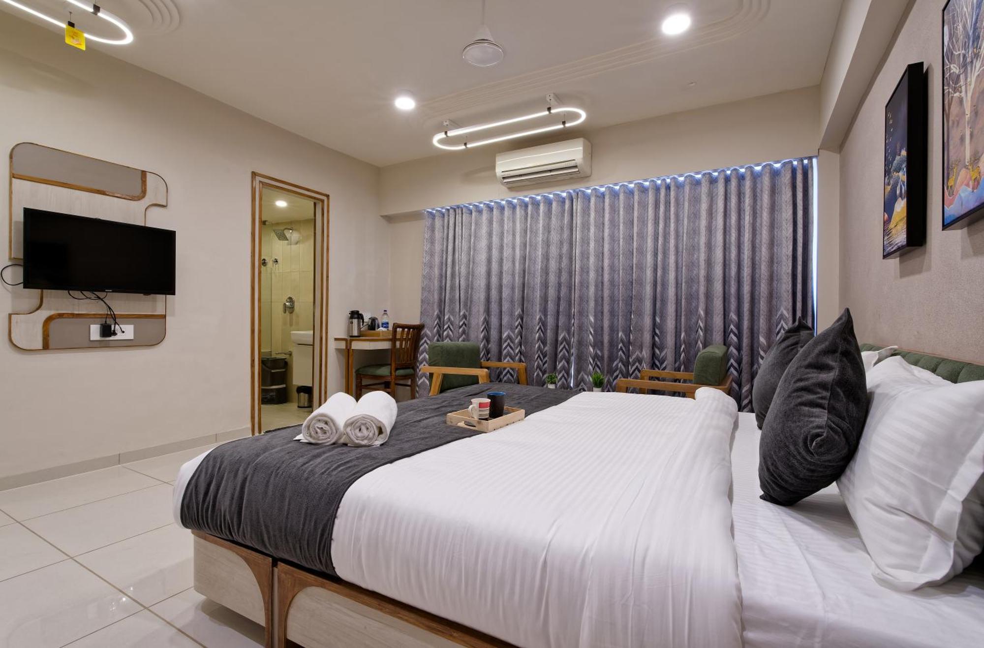 Exora Inn Ahmedabad Buitenkant foto