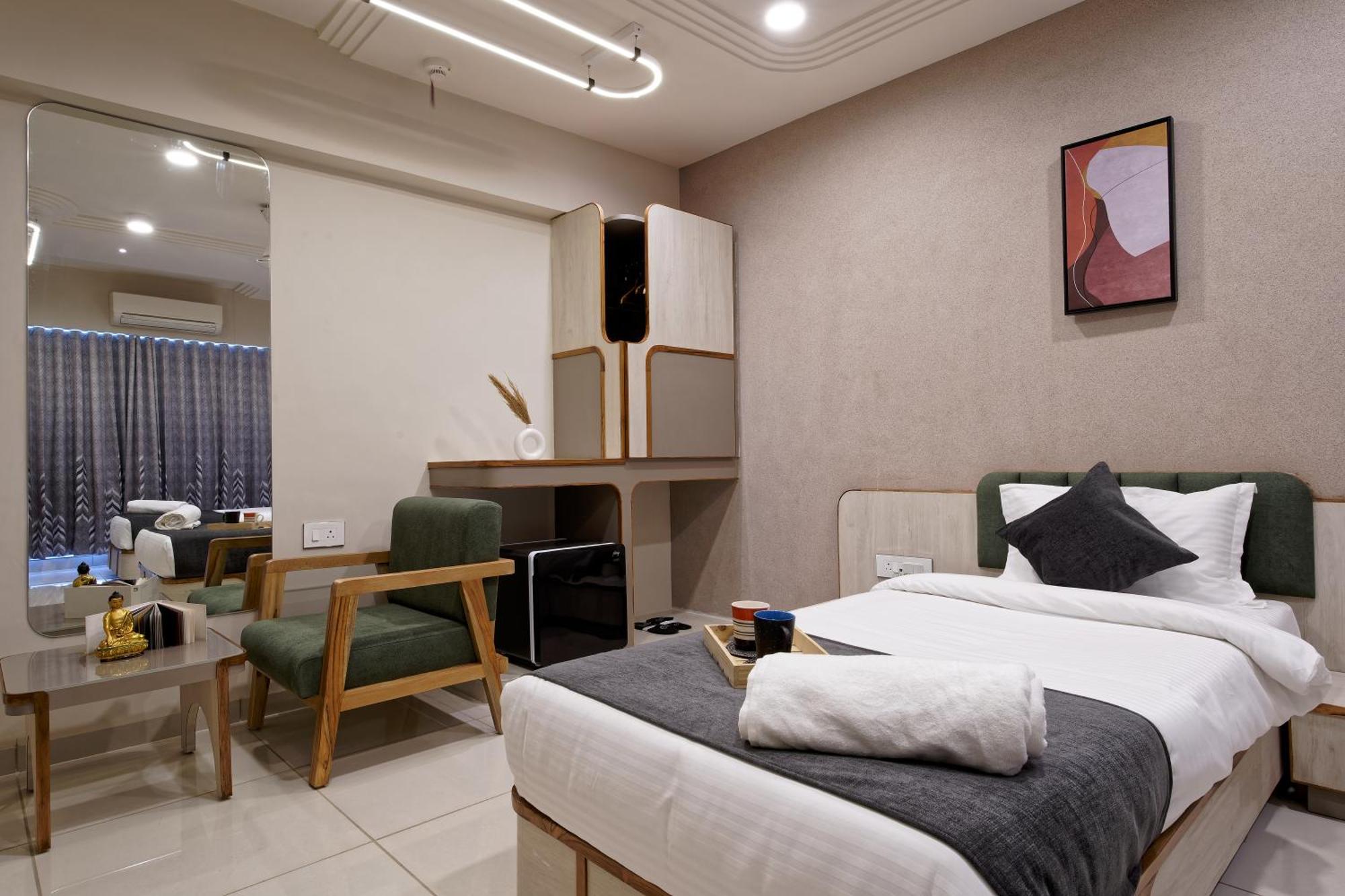 Exora Inn Ahmedabad Buitenkant foto